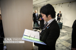 مراسم اهداء الواح زرین فام هنرمند ژاپنی از طرف سفارت ژاپن به موزه رضا عباسی