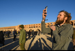 گردشگران خارجی در شهر تاریخی اصفهان
