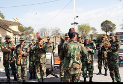 گل افشانی و غبارروبی مزار شهدای قزوین با حضور نیروهای ارتش