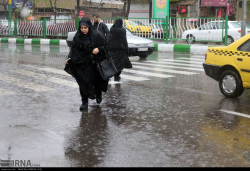 بارش باران و پر شدن مسیل های تبریز