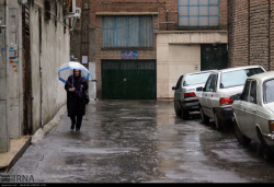 بارش باران و پر شدن مسیل های تبریز