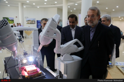 بازدید رئیس مجلس شورای اسلامی از پارک علم و فناوری پردیس