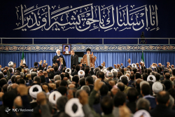 دیدار مسئولان نظام و سفرای اسلامی با رهبر انقلاب