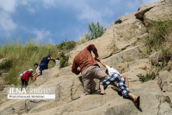 گردشگران تابستانی در گنجنامه همدان
